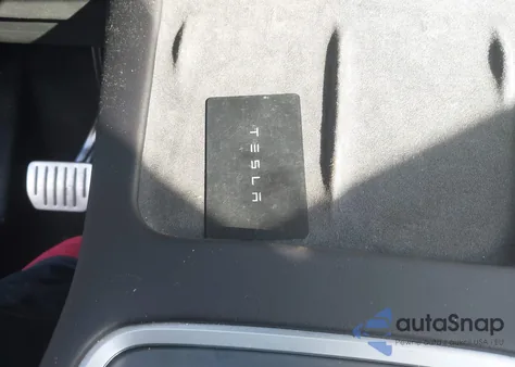 2022 Tesla Model Y Performance Dual Motor All-Wheel Drive z USA, uszkodzony, nr VIN 7SAYGDEF2NF512177